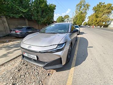электромобиль компактный: Toyota bZ3: 2024 г., Электромобиль, Седан — 1
