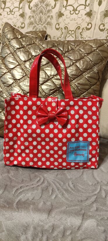вместительная сумка: Продаю стильную сумочку для малышки состояние отличное, лёгкая и