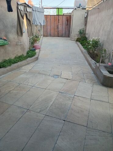 Həyət evləri və villaların satışı: Əmircan qəs. 4 otaqlı, 200 kv. m, Yeni təmirli — 30