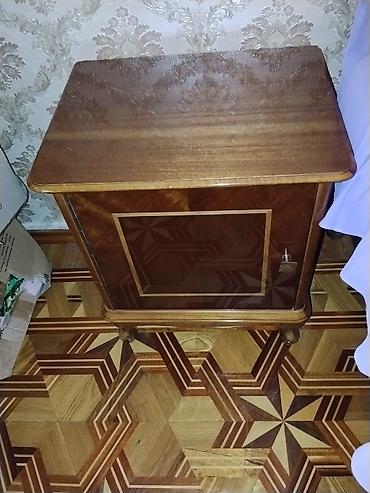 tumbucqa: Taxta tək qapılı tumbə/dolab. 2 ədəd var bundan - Material: təbii — 1