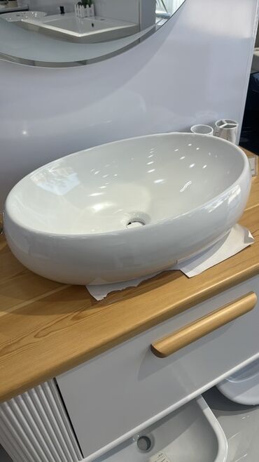 Unitazlar: Divara quraşdırılan, ağ rəngli bu tualet müasir vanna otağı dizaynları — 19