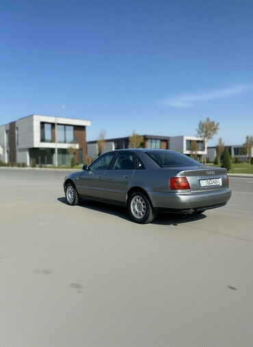 Audi: Audi A4: 1995 г., 2.6 л, Механика, Бензин, Седан — 2
