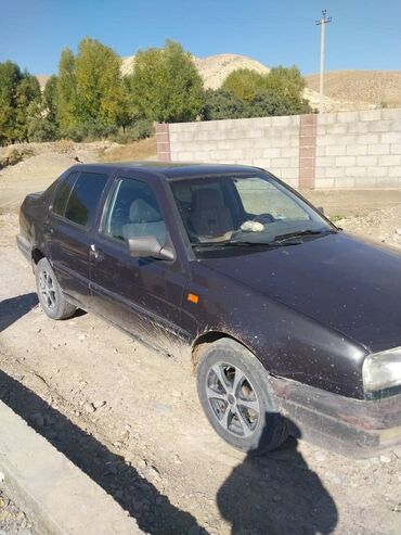 volkswagen 8: Volkswagen Vento: 1993 г., 1.8 л, Механика, Бензин