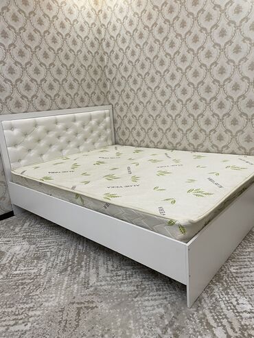 мебель кроват: Двуспальная Кровать