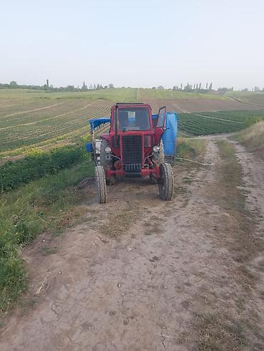 ot bicen belarus: Qırmızı MTZ tipli təkərli traktor - Kabinli, ön dar təkərli — 3