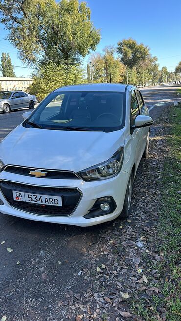 купить битую машину: Chevrolet Spark: 2017 г., 0.1 л, Вариатор, Бензин, Хэтчбэк