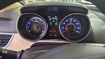 Hyundai: Hyundai Elantra: 1.8 l | 2011 il Sedan — 5