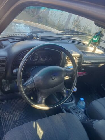 QAZ: QAZ 24 Volga: 2.4 l | 2003 il 163000 km Sedan — 6