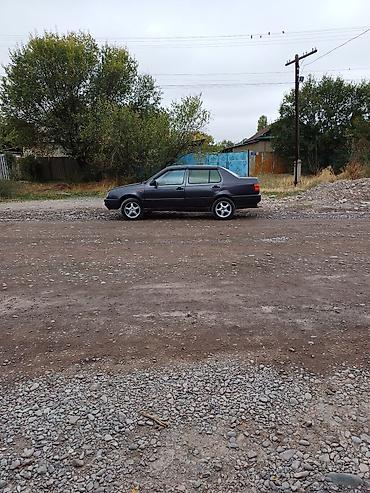 323 f: Volkswagen Vento: 1993 г., 1.8 л, Механика, Бензин, Седан — 8