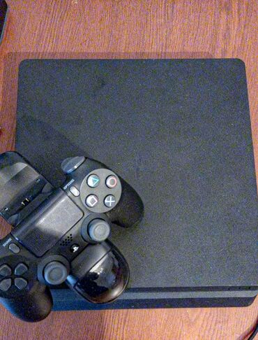 sony playstation 4 qiymeti: 380 azn plombu ustunde