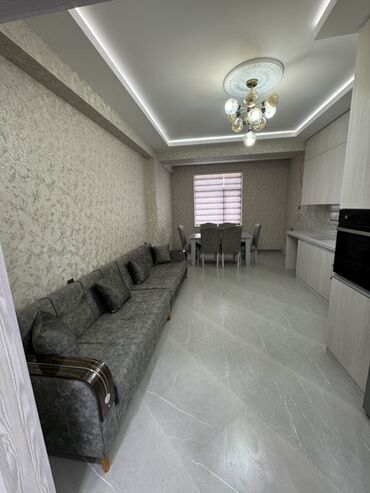 yevlax makler: Saray, 4 otaqlı, Köhnə tikili, 120 kv. m