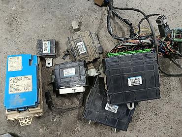 Панели, обшивки: Митсубиси паджеро 3 дизель 3.2 только запчасти те которые на фото — 2