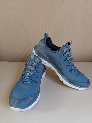 адидас: Мягкие,лёгкиеудобные кроссовки Sketchers ( оригинал ). Размер — 4