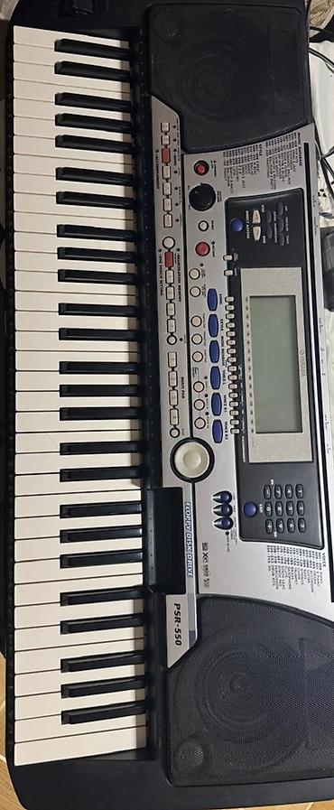 Yamaha PSR-550 klaviatura-sintezator - 61 ədəd tam ölçülü klaviş -