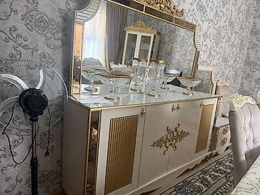 qız ucun dolab: Klassik üslubda bufet-güzgü dəsti - Rəng: ağ və qızılı - Material — 1