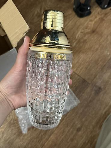 качели кокан: Коктейльный шейкер Beluga Vodka - Элегантный шейкер с рельефным — 1