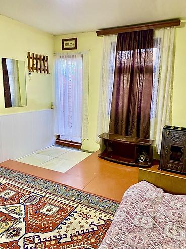 комната аренда: Orta temirli heyet evidi astanofkaya yaxin evdi. ev yalniz xanimlara — 2