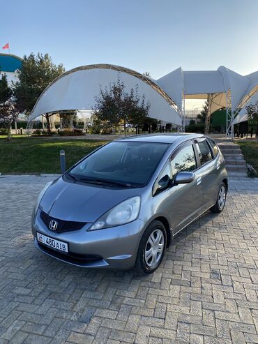 Honda: Honda Jazz: 2009 г., 1.3 л, Робот, Бензин, Хэтчбэк