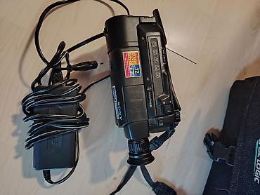 kamere mladenovac: Sony Handycam Hi8 videokamera sa opremom - Model: Sony Handycam Hi8 — 1