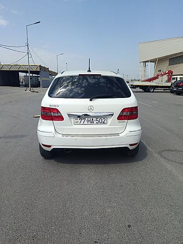tesla model x: Mercedes-Benz B 180: 1.7 l | 2010 il Hetçbek — 7