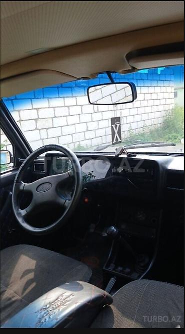 avtomobiler: VAZ 2107, qara sedan. - Kuzov: klassik 4 qapılı sedan, qara rəng — 3