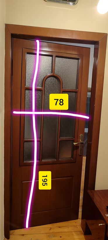 Otaq qapıları: 2 ədəd otaq qapısı, şpon, işlənmiş, sağ və sol istiqamət, qiymet
