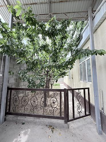 Продажа коттеджей и домов: 🏡 Продаётся уютный дом в районе Ак-Ордо-2 📍 Адрес: ул. Жаны Муун, 8 🔹 — 5