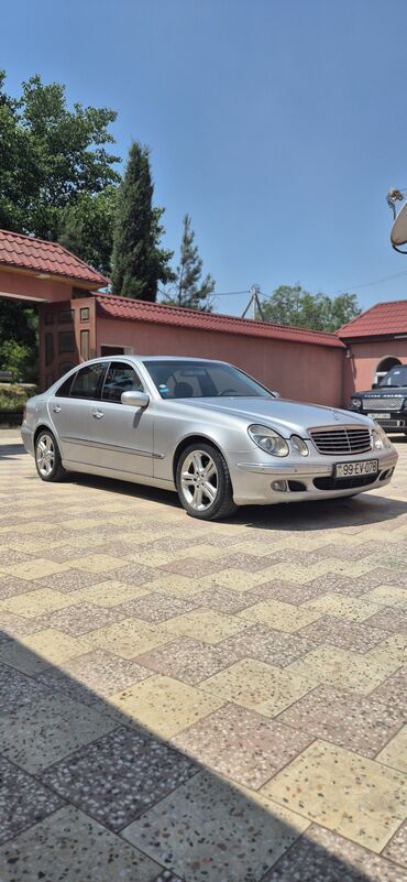 Mercedes-Benz: Mercedes-Benz E 270: 2.7 l | 2004 il Sedan