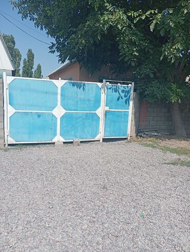 срочно продаётся 1 комнатная квартира в районе ошского рынка: Дом, 80 м², 7 комнат, Собственник, Старый ремонт