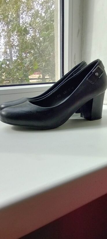 женская обувь 38: Туфли 36, цвет - Черный