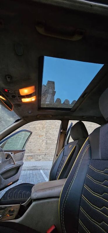 Mercedes-Benz: Mercedes-Benz E 320: 3.2 l | 2002 il Sedan — 19