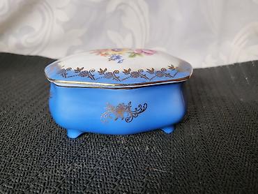 Ostali antikviteti: Satula Martinroda porcelan Nemacka iz 70ih godina. Porcelanska satula — 5