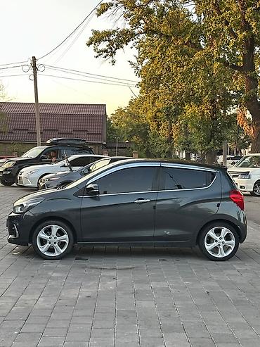 серый gac aion s: Chevrolet Spark: 2017 г., 1 л, Автомат, Бензин, Хэтчбэк — 4