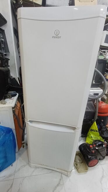 Mikrodalğalı sobalar: 2 qapılı Indesit Soyuducu Satılır, rəng - Ağ