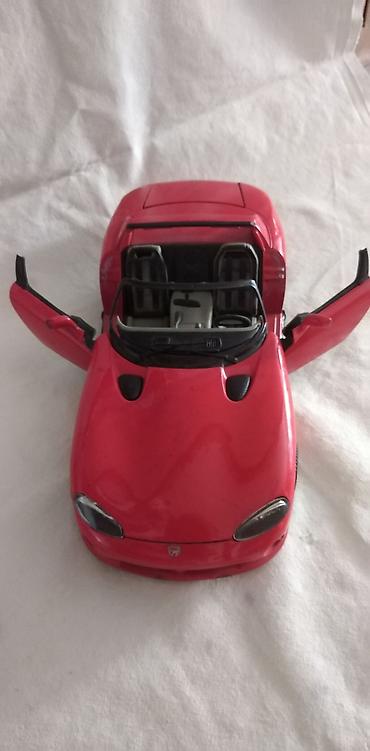 ociscena: Burago Dodge Viper 1 /18, fali staklo.Desno sediste nije — 2