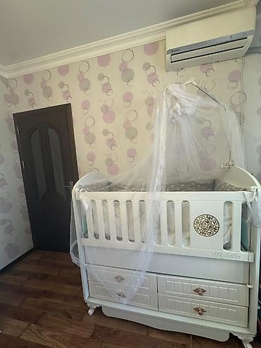 alibebe besik: Uşaq beşiyi – ağ rəngdə, klassik dizayn Xüsusiyyətlər: - Material: ağ — 3