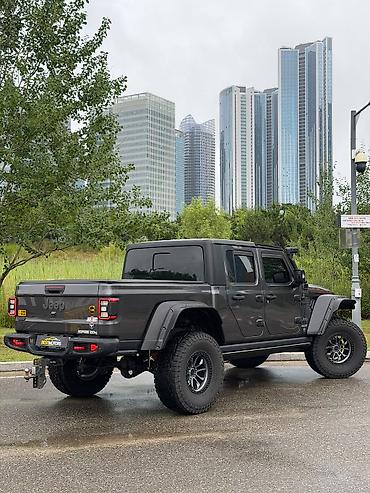 2 8: Jeep Gladiator: 2021 г., 3.6 л, Типтроник, Бензин, Пикап — 3