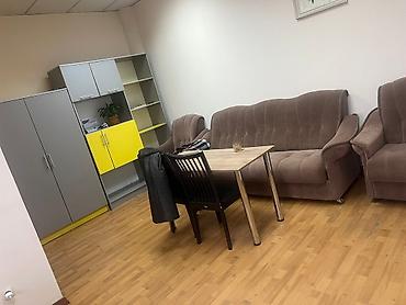 Коммерческая недвижимость: Сдаю Офисный кабинет: 29 м², В торговом центре, С ремонтом, С отдельным санузлом, С системой безопасности, С парковкой — 4