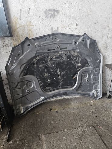 mercedes benz atego: Mercedes Kapotu E 212 2008-2012 iller yaxwi veziyyetdedi olkede