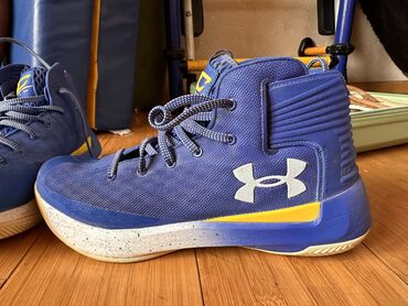 женская обувь 42 размер: UNDER ARMOUR Stephen Curry Баскетбольные кроссовки Размер 42.5 Брал