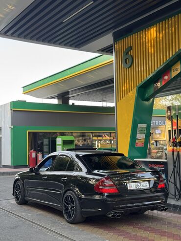 рынок подержанных авто: Mercedes-Benz E-Class: 2002 г., 5 л, Автоматтык, Бензин, Седан