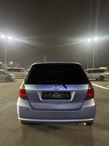 Honda: Honda Fit: 2002 г., 1.4 л, Автомат, Бензин, Хэтчбэк — 3