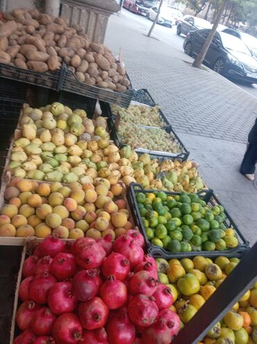 Digər qida məhsulları: Təzə meyvə-tərəvəz çeşidi - Nar: iri, sululuq və canlı qırmızı rəng -