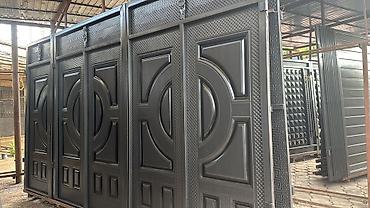 Распашные ворота: Металлические ворота с декоративными элементами предлагают прочное и — 3