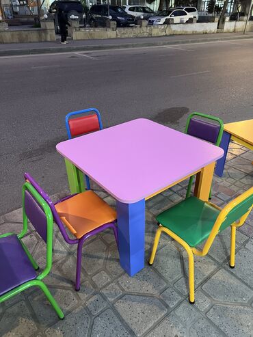 Uşaq masaları: Oğlan və qız üçün, Yeni, Siyirməsiz, Bağça masası, Stullar ilə — 9