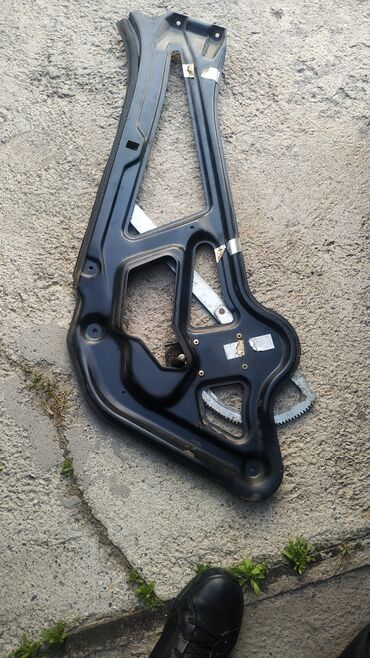 Другие аксессуары: Спринтер стекло и форточка правой двери, педаль газа подголовник — 5