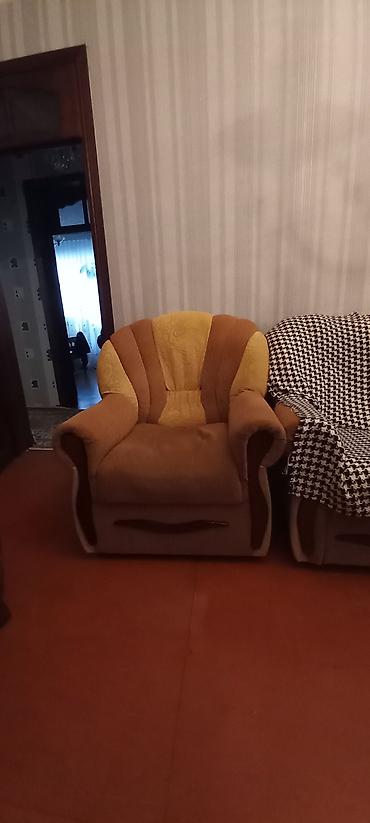 divan kirslo: Qonaq otağı üçün yumşaq mebel dəsti - Tərkib: 1 üçnəfərlik divan + 2 — 3