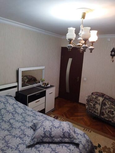 Kommersiya daşınmaz əmlakının satışı: Obyektə yararlı mənzil satılır. Elmlər akademiyası metrosuna yaxın 5/1 — 6