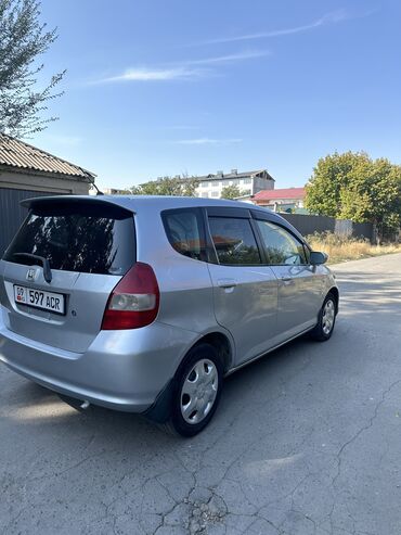 акорд 1: Honda Fit: 2002 г., 1.3 л, Вариатор, Бензин, Хетчбек