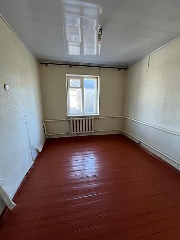 Продажа коттеджей и домов: Продаётся дом в центре села Кунтуу. 3 комнаты кухня санузел. Общая at lalafo.kg — 3 Продажа коттеджей и домов: Продаётся дом в центре села Кунтуу. 3 комнаты кухня санузел. Общая — 3